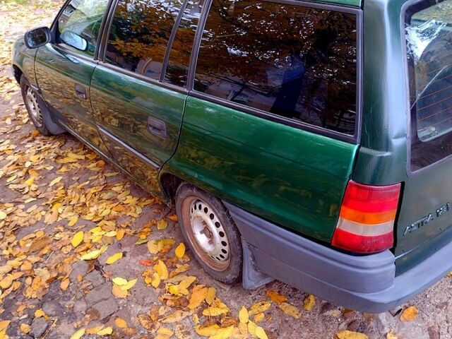 Опель Астра, объемом двигателя 1.4 л и пробегом 390 тыс. км за 1300 $, фото 1 на Automoto.ua