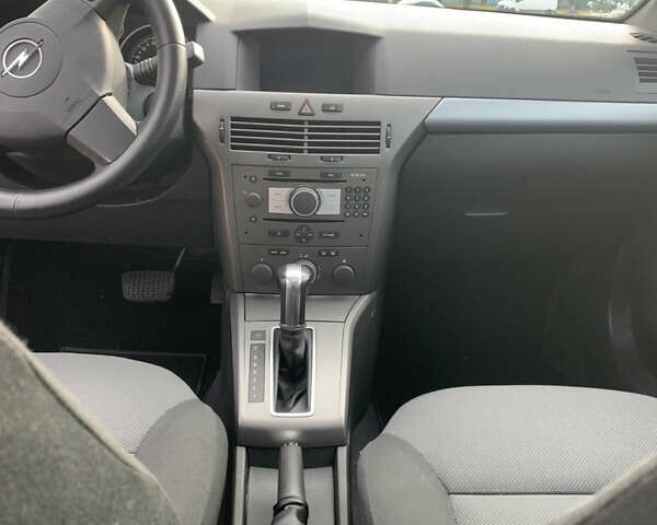 Опель Астра 2006 в Харькове на Automoto.ua Опель Астра, объемом двигателя 1.8 л и пробегом 221 тыс. км за 6500 $, фото 19 на Automoto.ua