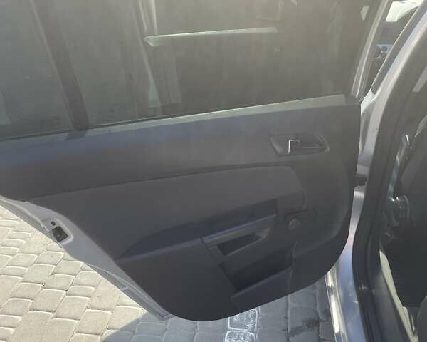 Опель Астра, объемом двигателя 1.91 л и пробегом 263 тыс. км за 5000 $, фото 8 на Automoto.ua