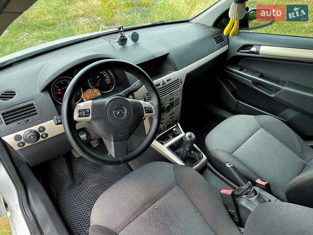 Опель Астра, объемом двигателя 1.7 л и пробегом 228 тыс. км за 5600 $, фото 7 на Automoto.ua