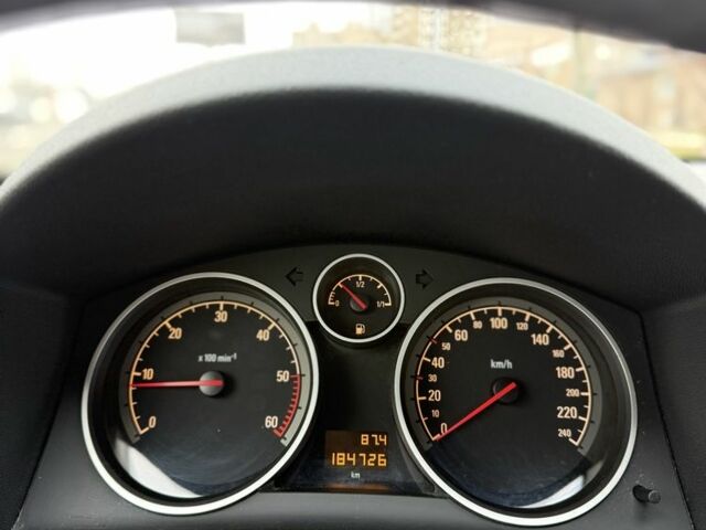 Опель Астра, объемом двигателя 1.9 л и пробегом 185 тыс. км за 2800 $, фото 15 на Automoto.ua