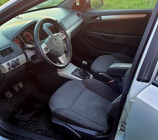Опель Астра, объемом двигателя 1.9 л и пробегом 365 тыс. км за 4300 $, фото 8 на Automoto.ua