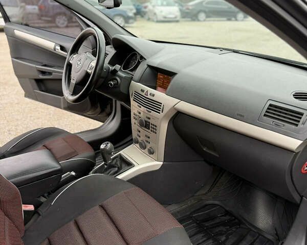 Опель Астра, объемом двигателя 1.7 л и пробегом 230 тыс. км за 4800 $, фото 12 на Automoto.ua