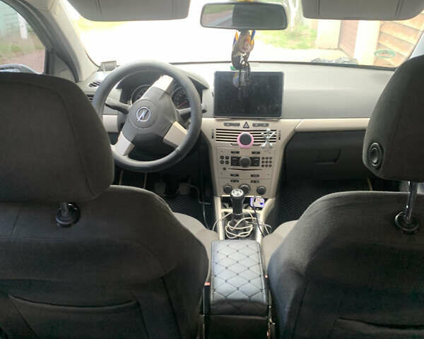 Опель Астра, объемом двигателя 1.8 л и пробегом 254 тыс. км за 4200 $, фото 3 на Automoto.ua