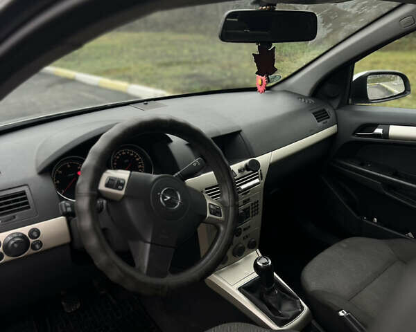 Опель Астра, объемом двигателя 1.7 л и пробегом 225 тыс. км за 5200 $, фото 6 на Automoto.ua