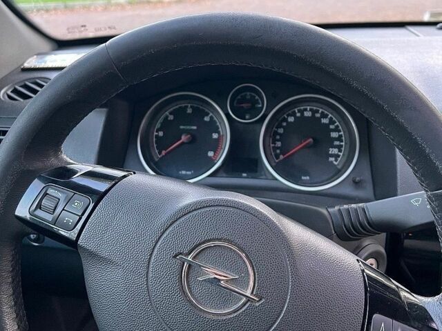 Опель Астра, объемом двигателя 1.7 л и пробегом 272 тыс. км за 5250 $, фото 5 на Automoto.ua