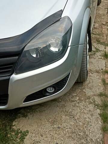 Опель Астра, объемом двигателя 1.7 л и пробегом 268 тыс. км за 4650 $, фото 10 на Automoto.ua