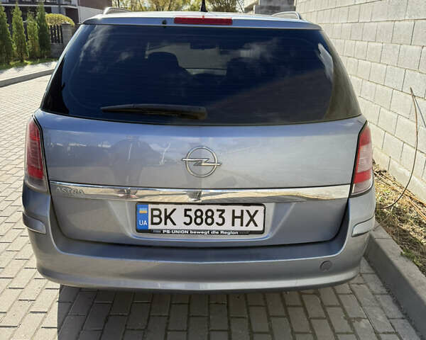 Опель Астра 2009 в Ровно на Automoto.ua Опель Астра, объемом двигателя 1.6 л и пробегом 199 тыс. км за 4900 $, фото 12 на Automoto.ua