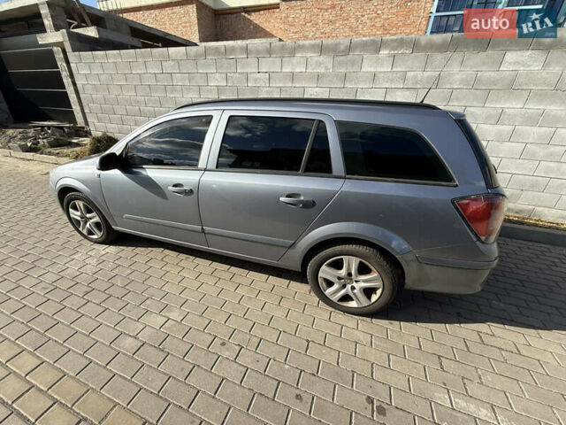 Опель Астра 2009 в Ровно на Automoto.ua Опель Астра, объемом двигателя 1.6 л и пробегом 199 тыс. км за 4900 $, фото 11 на Automoto.ua
