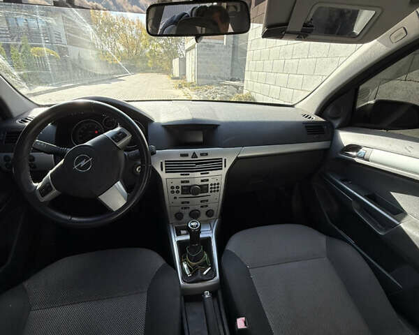 Опель Астра 2009 в Ровно на Automoto.ua Опель Астра, объемом двигателя 1.6 л и пробегом 199 тыс. км за 4900 $, фото 9 на Automoto.ua