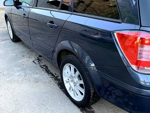 Опель Астра, объемом двигателя 1.6 л и пробегом 249 тыс. км за 5850 $, фото 3 на Automoto.ua