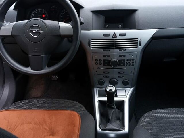 Опель Астра, объемом двигателя 1.8 л и пробегом 214 тыс. км за 5700 $, фото 7 на Automoto.ua