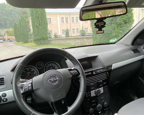 Опель Астра, объемом двигателя 1.7 л и пробегом 258 тыс. км за 6400 $, фото 33 на Automoto.ua