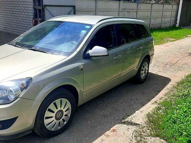 Опель Астра 2010 у Харкові на Automoto.ua Опель Астра, об'ємом двигуна 1.6 л та пробігом 205 тис. км за 5300 $, фото 1 на Automoto.ua