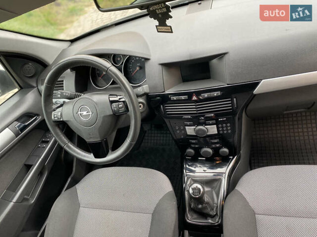 Опель Астра, объемом двигателя 1.7 л и пробегом 258 тыс. км за 6400 $, фото 23 на Automoto.ua