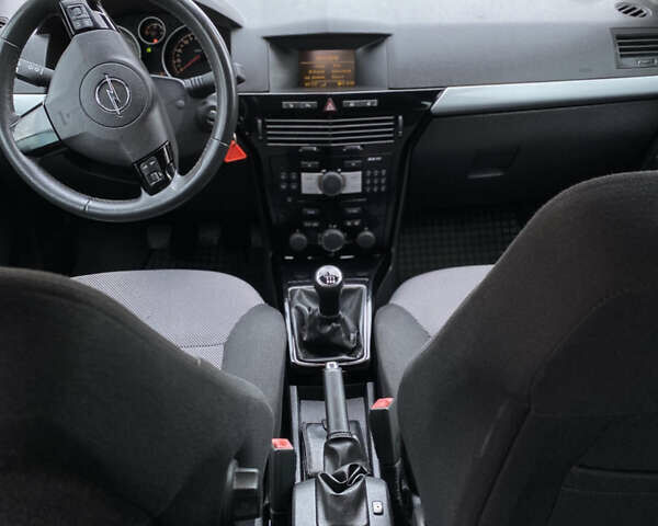 Опель Астра, объемом двигателя 1.7 л и пробегом 258 тыс. км за 6400 $, фото 29 на Automoto.ua