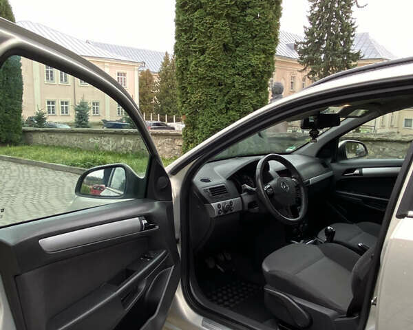 Опель Астра, объемом двигателя 1.7 л и пробегом 258 тыс. км за 6400 $, фото 31 на Automoto.ua