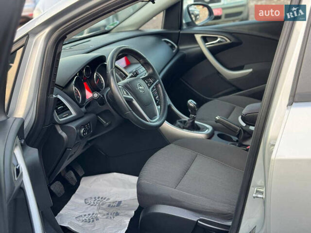 Опель Астра 2010 у Дрогобичі на Automoto.ua Опель Астра, об'ємом двигуна 1.7 л та пробігом 240 тис. км за 6850 $, фото 6 на Automoto.ua
