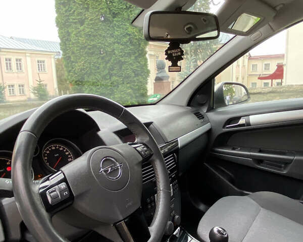 Опель Астра, объемом двигателя 1.7 л и пробегом 258 тыс. км за 6400 $, фото 26 на Automoto.ua
