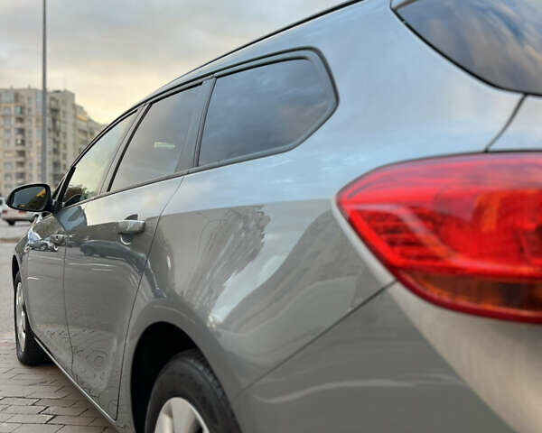 Опель Астра 2011 в Киеве на Automoto.ua Опель Астра, объемом двигателя 2 л и пробегом 222 тыс. км за 8300 $, фото 5 на Automoto.ua