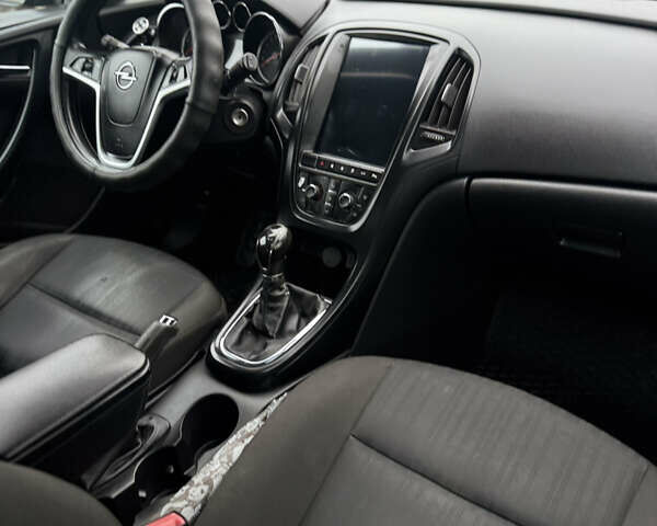 Опель Астра, объемом двигателя 1.7 л и пробегом 374 тыс. км за 5799 $, фото 7 на Automoto.ua