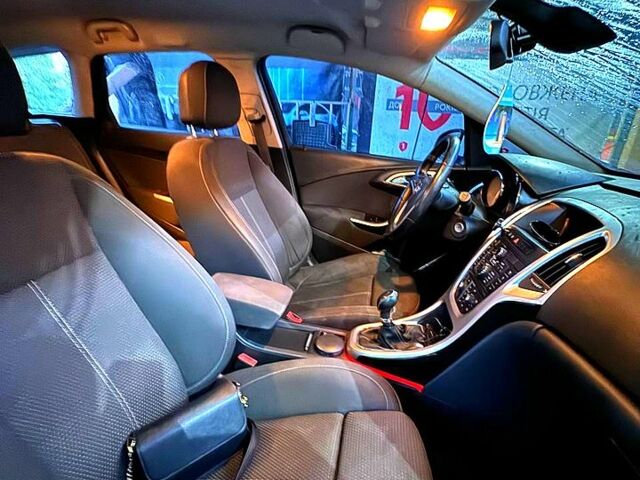 Опель Астра, объемом двигателя 1.7 л и пробегом 230 тыс. км за 7400 $, фото 3 на Automoto.ua