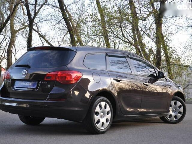 Опель Астра, объемом двигателя 1.7 л и пробегом 245 тыс. км за 7600 $, фото 5 на Automoto.ua