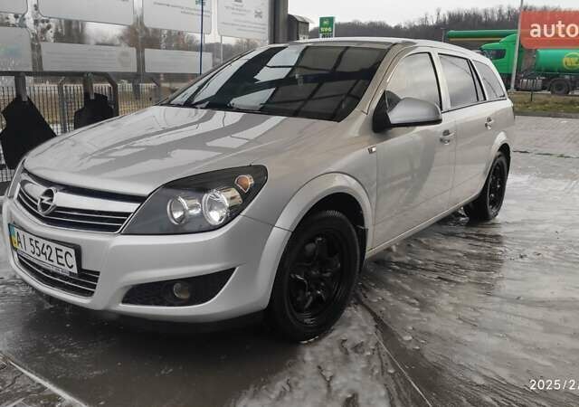 Опель Астра 2013 у Обухове на Automoto.ua Опель Астра, об'ємом двигуна 1.6 л та пробігом 164 тис. км за 7850 $, фото 6 на Automoto.ua