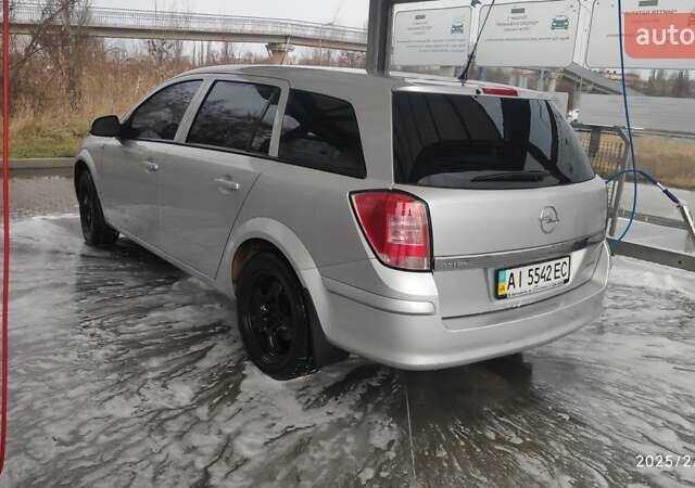 Опель Астра 2013 у Обухове на Automoto.ua Опель Астра, об'ємом двигуна 1.6 л та пробігом 164 тис. км за 7850 $, фото 5 на Automoto.ua