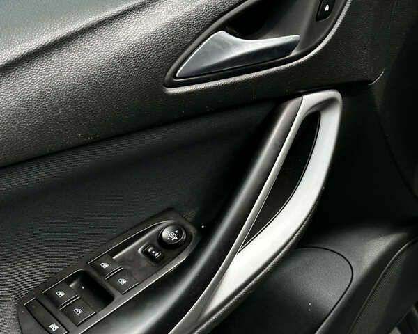 Опель Астра, объемом двигателя 1.5 л и пробегом 105 тыс. км за 12500 $, фото 5 на Automoto.ua