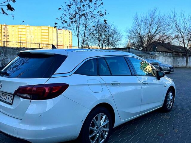 Опель Астра, объемом двигателя 15 л и пробегом 154 тыс. км за 15000 $, фото 3 на Automoto.ua