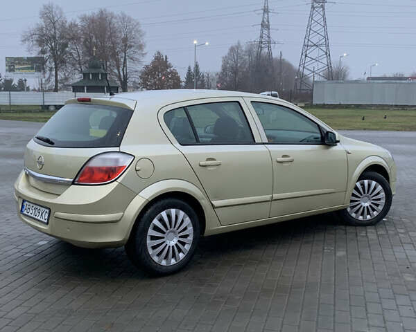 Желтый Опель Астра, объемом двигателя 1.6 л и пробегом 253 тыс. км за 3900 $, фото 3 на Automoto.ua