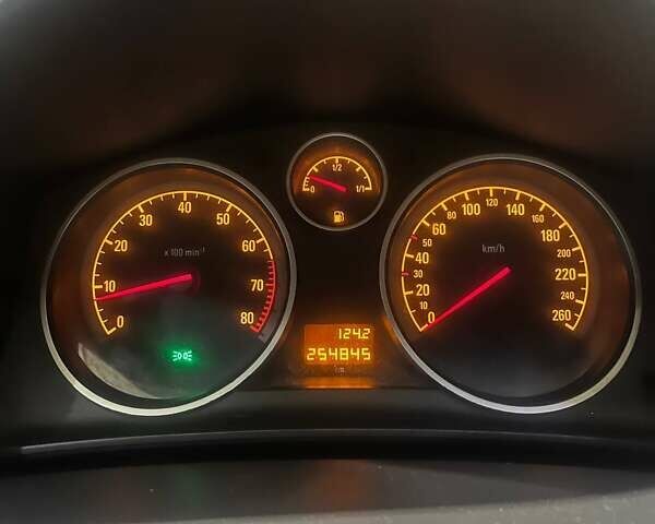 Жовтий Опель Астра, об'ємом двигуна 1.8 л та пробігом 254 тис. км за 3800 $, фото 8 на Automoto.ua