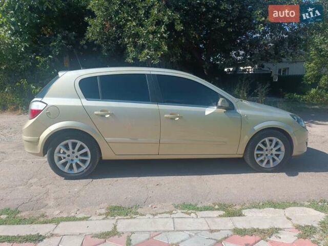 Желтый Опель Астра, объемом двигателя 1.6 л и пробегом 127 тыс. км за 5500 $, фото 3 на Automoto.ua