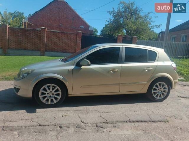 Желтый Опель Астра, объемом двигателя 1.6 л и пробегом 127 тыс. км за 5500 $, фото 2 на Automoto.ua