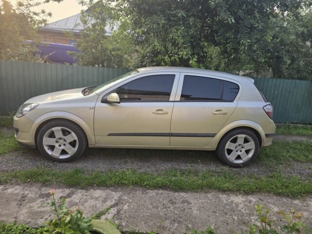 Желтый Опель Астра, объемом двигателя 1.7 л и пробегом 390 тыс. км за 4200 $, фото 2 на Automoto.ua