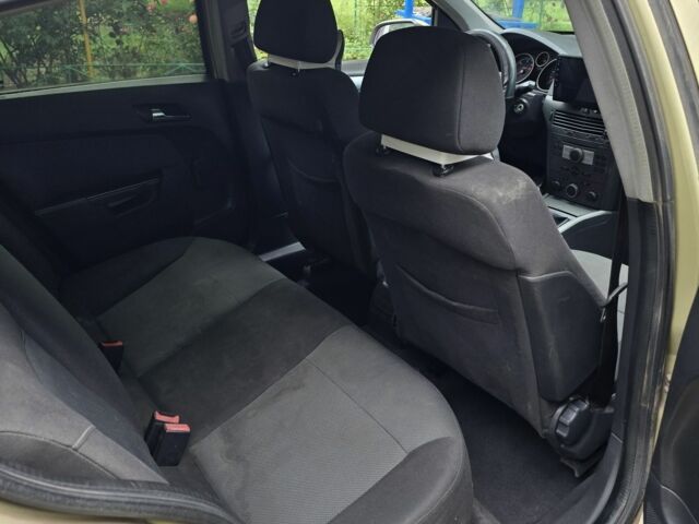 Желтый Опель Астра, объемом двигателя 1.7 л и пробегом 390 тыс. км за 4200 $, фото 7 на Automoto.ua