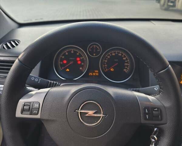 Желтый Опель Астра, объемом двигателя 1.6 л и пробегом 252 тыс. км за 4000 $, фото 3 на Automoto.ua
