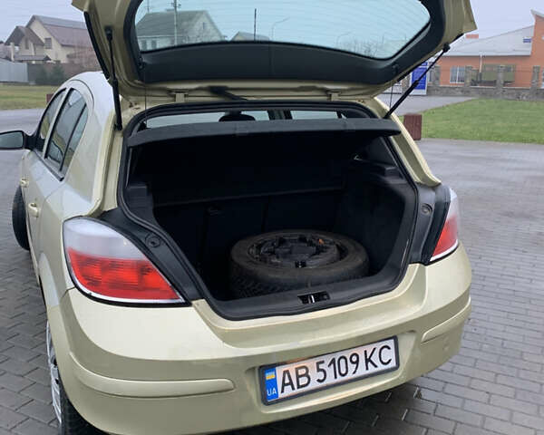 Желтый Опель Астра, объемом двигателя 1.6 л и пробегом 253 тыс. км за 3900 $, фото 8 на Automoto.ua