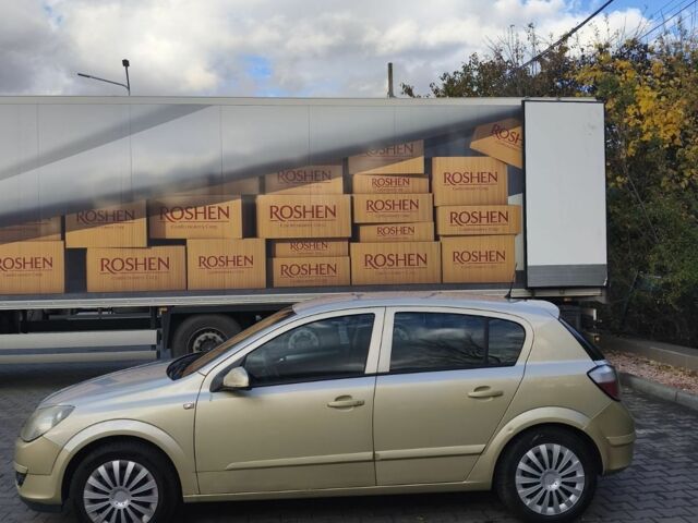 Желтый Опель Астра, объемом двигателя 1.6 л и пробегом 252 тыс. км за 4000 $, фото 1 на Automoto.ua