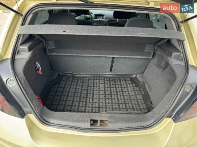 Желтый Опель Астра, объемом двигателя 1.6 л и пробегом 381 тыс. км за 3999 $, фото 17 на Automoto.ua