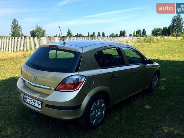 Желтый Опель Астра, объемом двигателя 1.6 л и пробегом 326 тыс. км за 3700 $, фото 1 на Automoto.ua