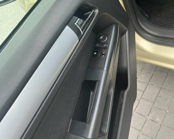 Жовтий Опель Астра, об'ємом двигуна 1.36 л та пробігом 276 тис. км за 3450 $, фото 28 на Automoto.ua