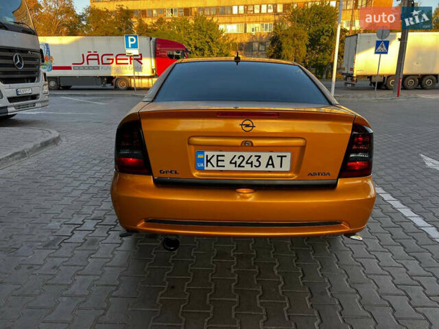 Желтый Опель Астра, объемом двигателя 1.8 л и пробегом 280 тыс. км за 2849 $, фото 4 на Automoto.ua