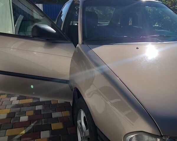 Жовтий Опель Астра, об'ємом двигуна 1.4 л та пробігом 165 тис. км за 3000 $, фото 1 на Automoto.ua