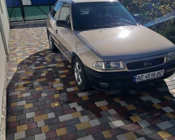 Жовтий Опель Астра, об'ємом двигуна 1.4 л та пробігом 165 тис. км за 3000 $, фото 27 на Automoto.ua