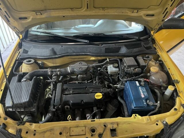 Жовтий Опель Астра, об'ємом двигуна 1.2 л та пробігом 220 тис. км за 2200 $, фото 8 на Automoto.ua