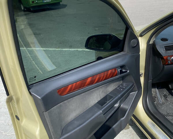 Желтый Опель Астра, объемом двигателя 1.8 л и пробегом 272 тыс. км за 4800 $, фото 8 на Automoto.ua