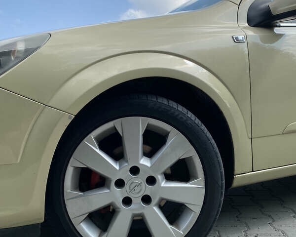 Желтый Опель Астра, объемом двигателя 1.8 л и пробегом 272 тыс. км за 4800 $, фото 7 на Automoto.ua