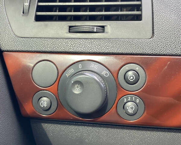 Желтый Опель Астра, объемом двигателя 1.8 л и пробегом 272 тыс. км за 4800 $, фото 15 на Automoto.ua